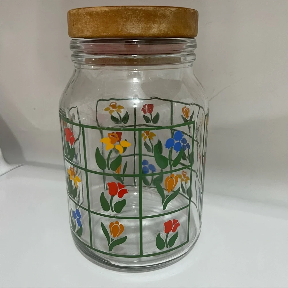 Vintage 1983 Anchor Hocking Glass “Nina